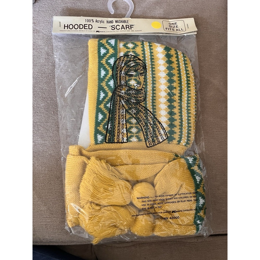 Vintage 70s Knit Hooded Wrap Scarf Green Gold Print Women's Attached Hood